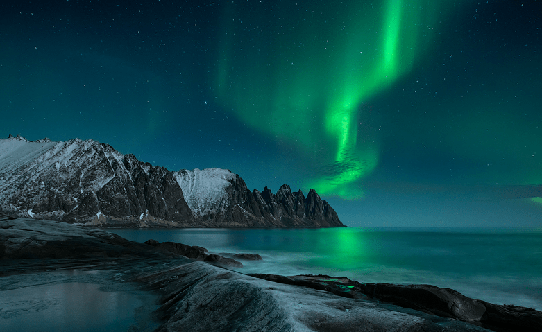 Celestial Canopy of Light and Life: Northern Lights through Science, Philosophy, and&nbsp;Scripture