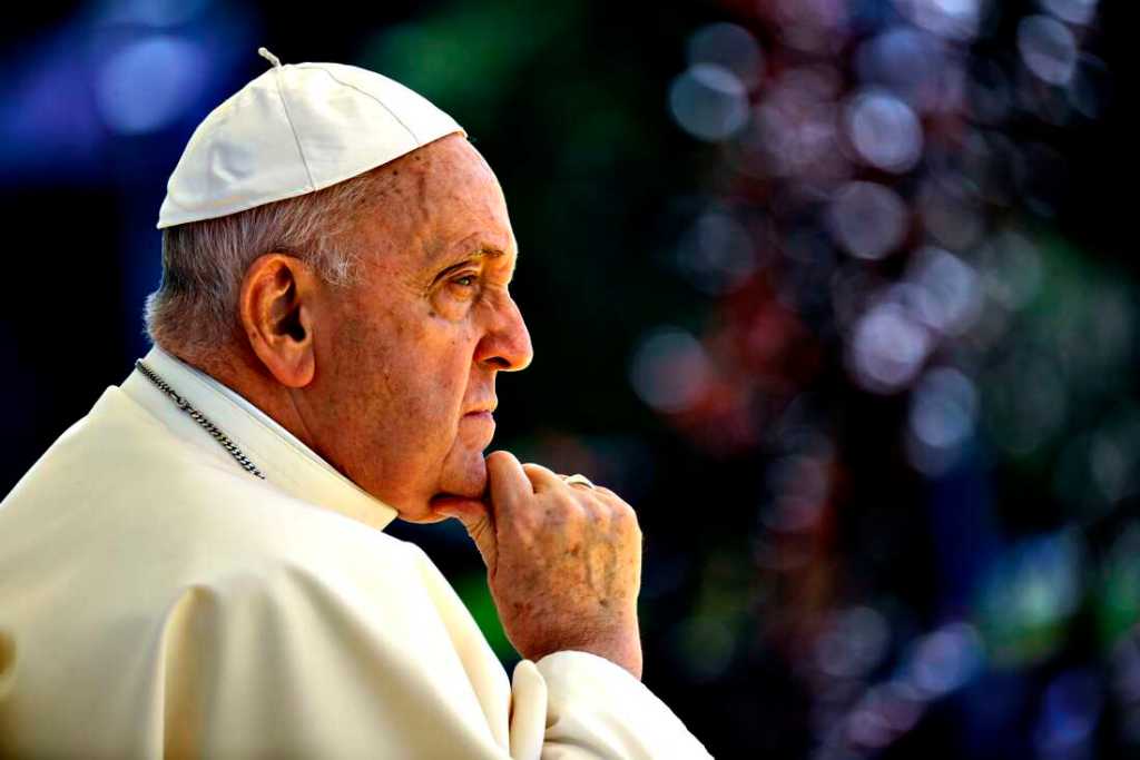 Papal Infallibility: Historical Development and Interfaith&nbsp;Perspectives