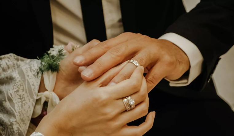 Qur’anic Guidance on Marrying Polytheists vs. People of the Book: Toward Equal Rules for Men and&nbsp;Women