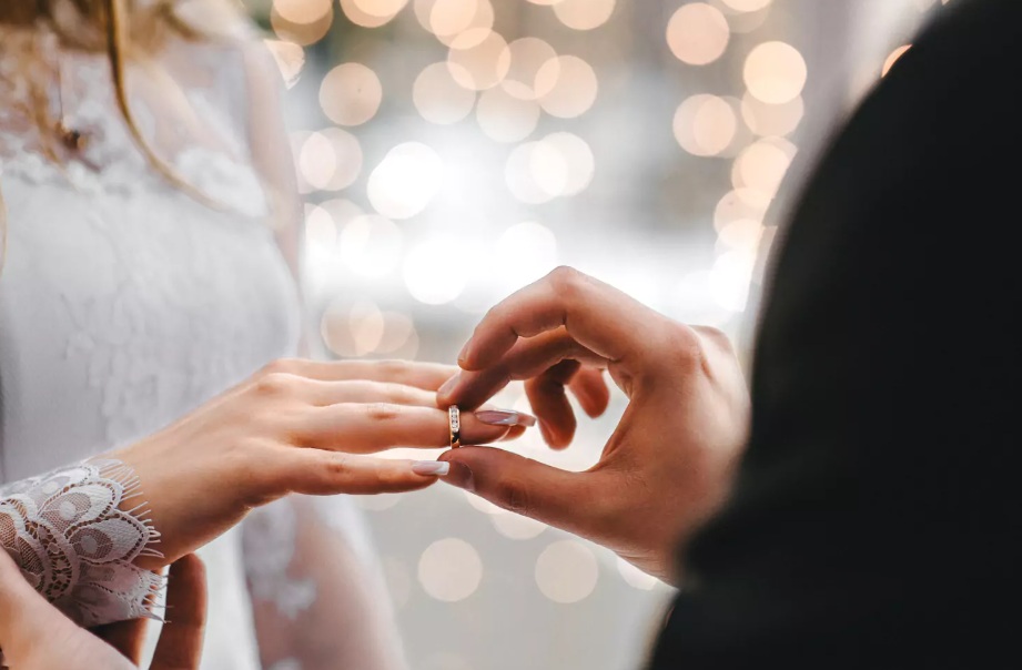 Quran 4:34 — Extremes in&nbsp;Marriage